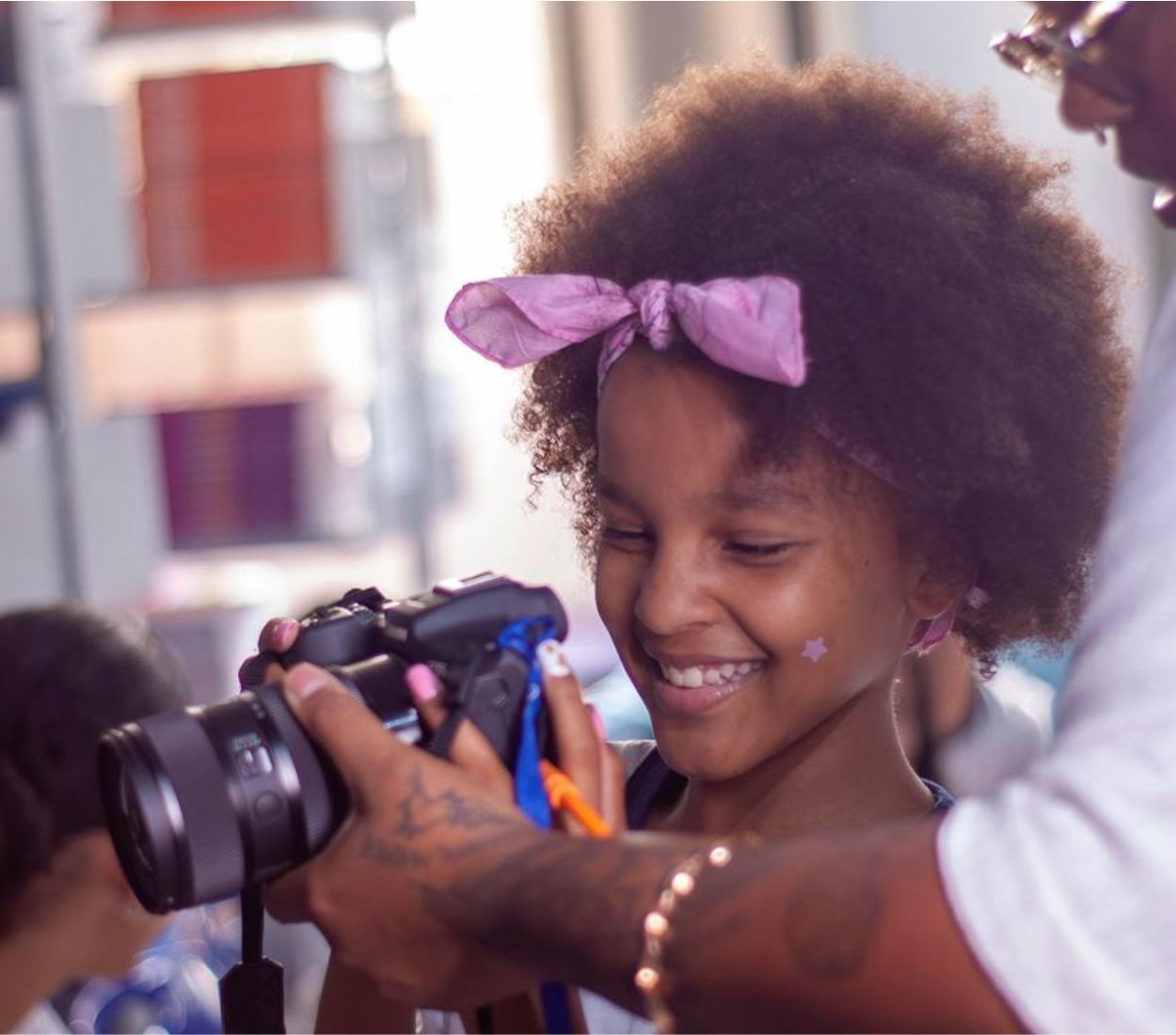Fliaraxá: alunos do bairro Max Neumann revelam cotidiano em exposição fotográfica