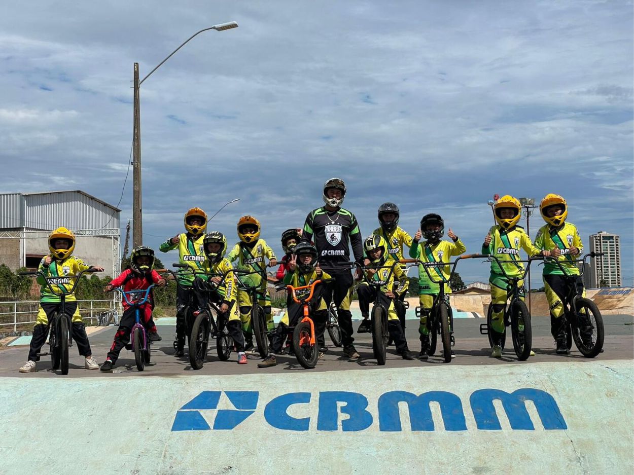 Parceria entre CBMM e Associação BMX transforma a vida de mais de 250 jovens em Araxá